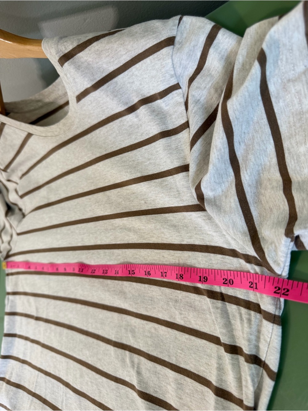 Banana Republic Premium Wash Cream/Brown Striped Short-Sleeve Tee Men’s Large - Picture 6 of 7